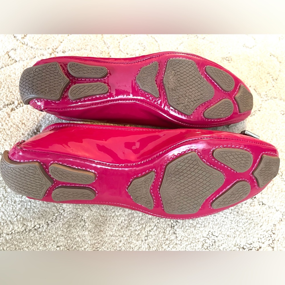 Elie Tahari NWOT patent leather deep fuchsia/bright light maroon flats. - Picture 2 of 3
